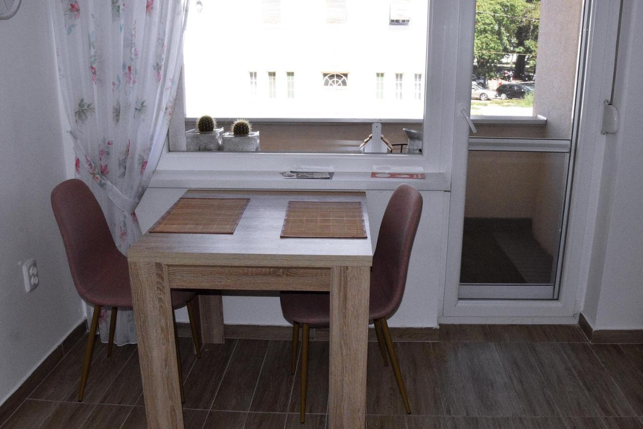 Apartman Bonbon Belisce Exterior foto